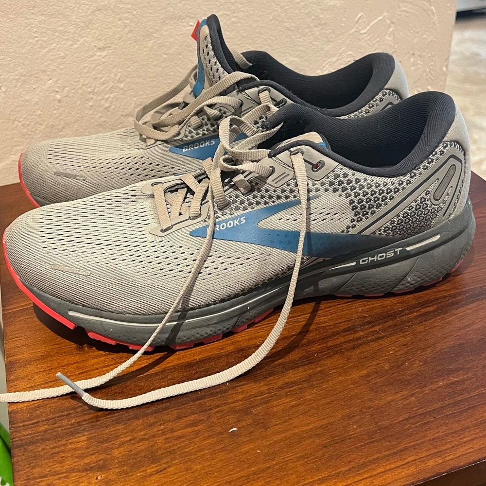 Brooks Gray and Blue Athletic Shoes with Mesh Upper